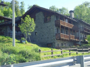 Hotels in Doues